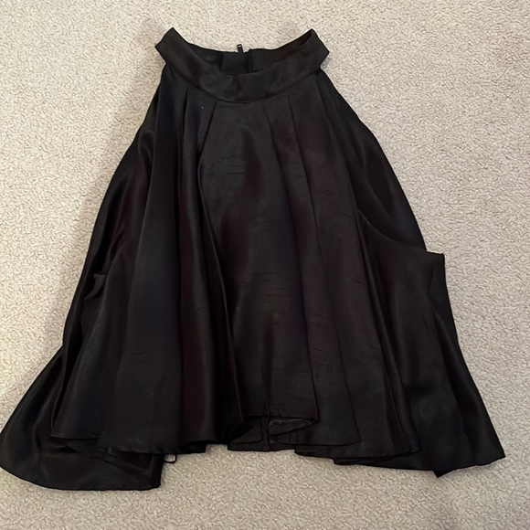 Cameo Pleated Crop Top - Picture 2 of 4